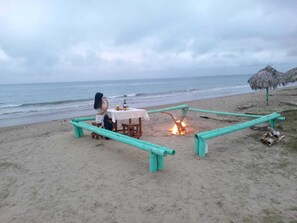 تناول الطعام داخل الغرفة