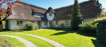 Beach House in Solrød Strand – Coastal Escape Near Copenhagen