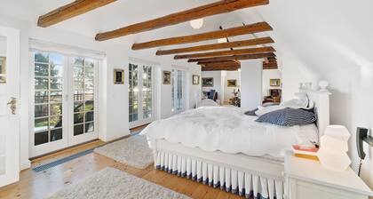 Beach House in Solrød Strand – Coastal Escape Near Copenhagen