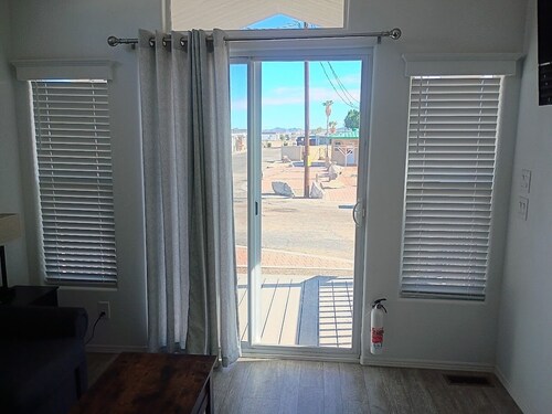 River Lagoon Charming 1-bedroom Park Model #41 on the Colorado River