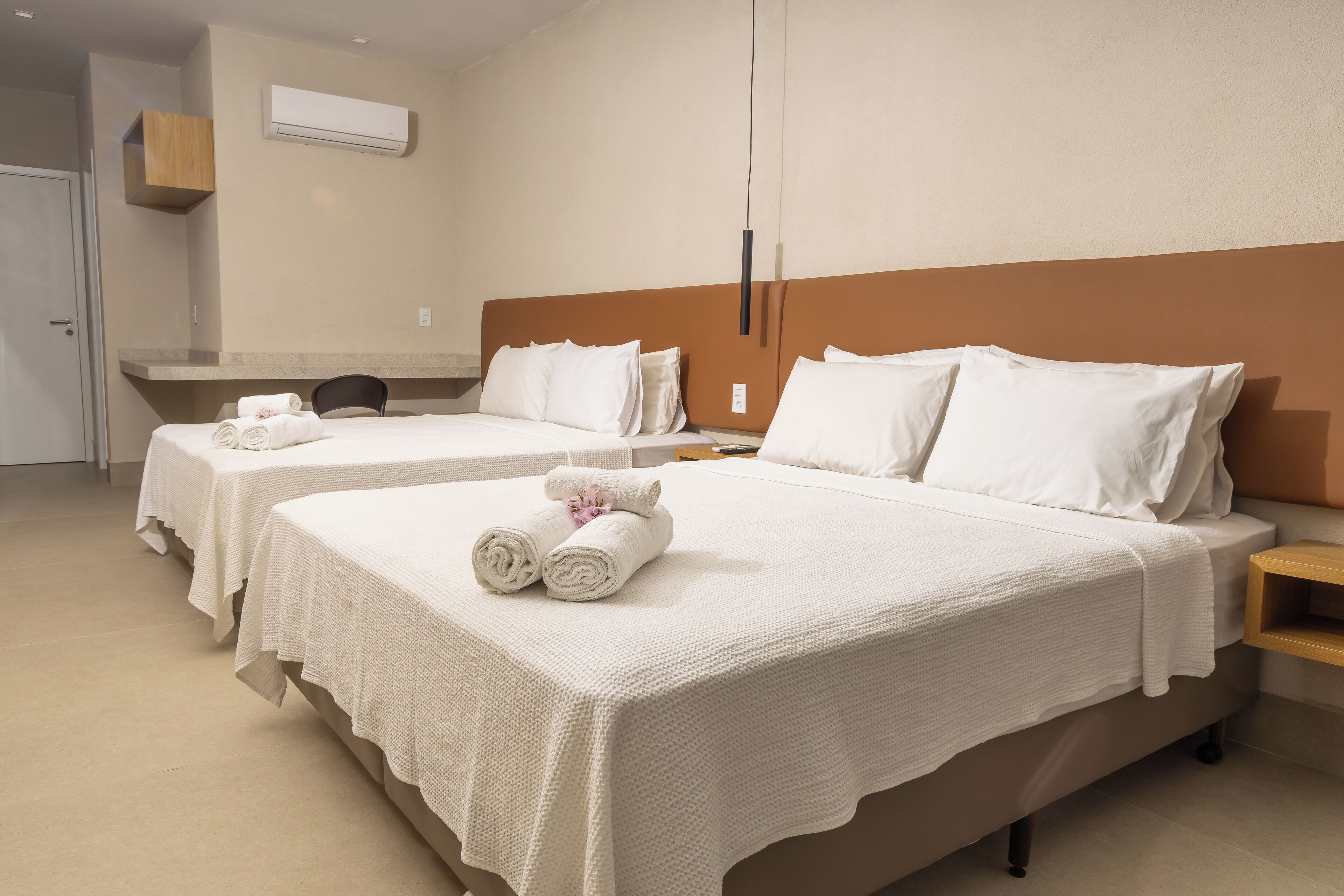 Familjesvit | Skrivbord och gratis wi-fi