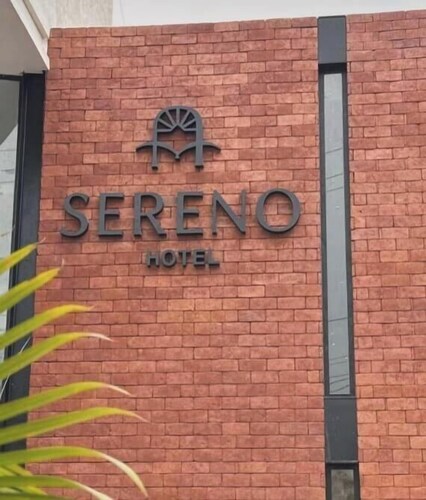 Sereno Hotel