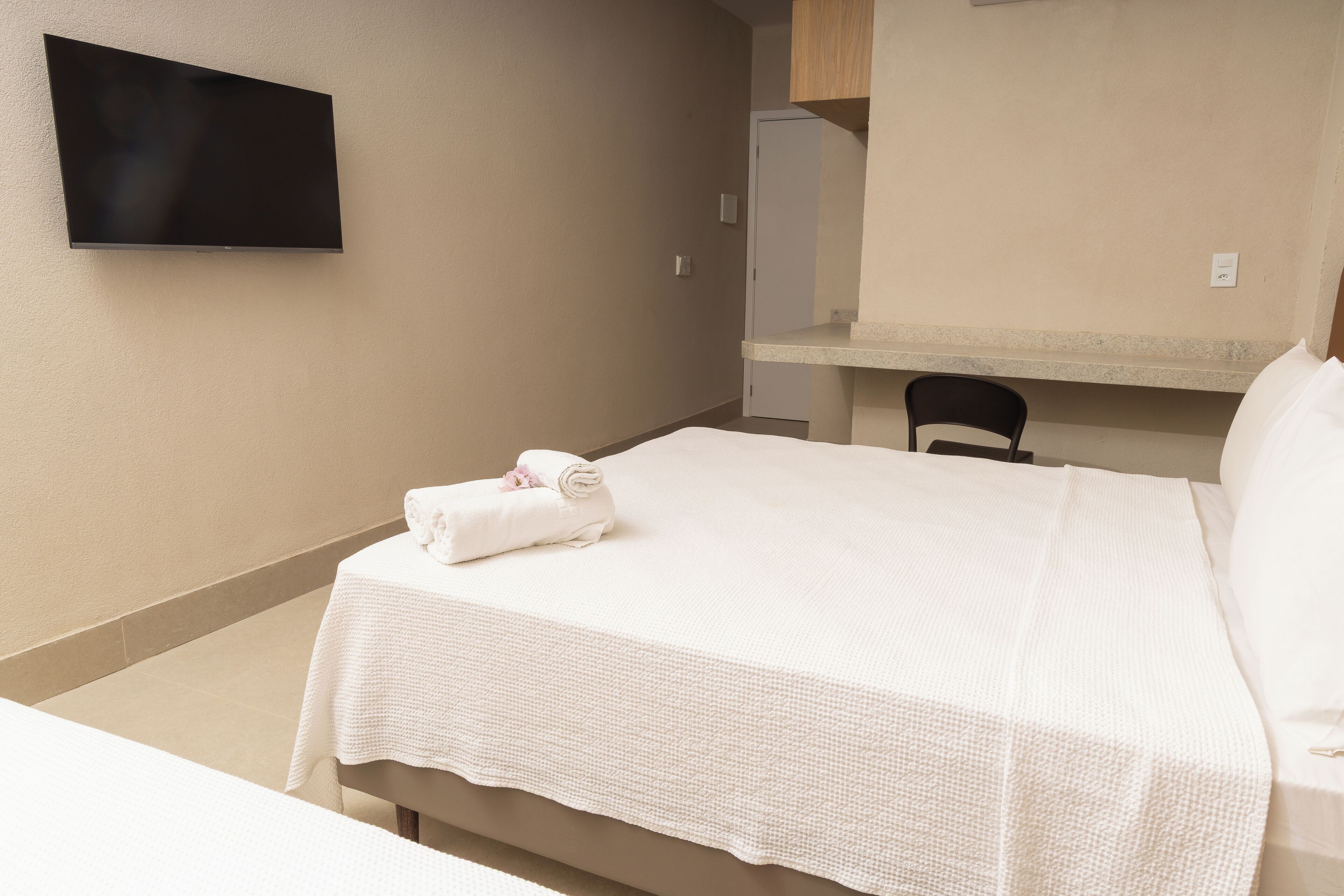 Standard Triple Room | Desk, free WiFi