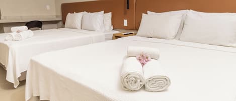 Suíte família | Escrivaninha, Wi-Fi de cortesia