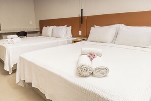 家庭套房 | 办公桌、免费 WiFi