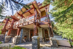 Exterior - 4BD Village Townhome (Whistler)