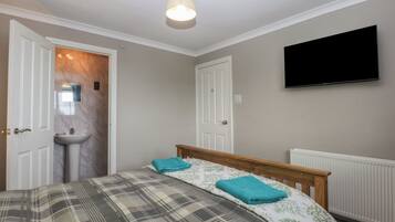 4 dormitorios, decoración individual, mobiliario individual