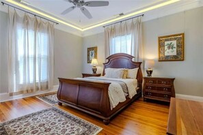 2 bedrooms, iron/ironing board, WiFi, bed sheets - Fully beautifully restored ventage home next to the Historic Clock Tower in Rome (Rome)