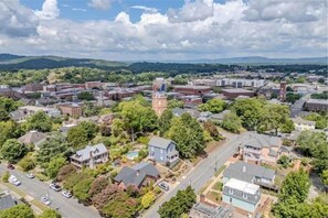 Aerial view - Fully beautifully restored ventage home next to the Historic Clock Tower in Rome (Rome)