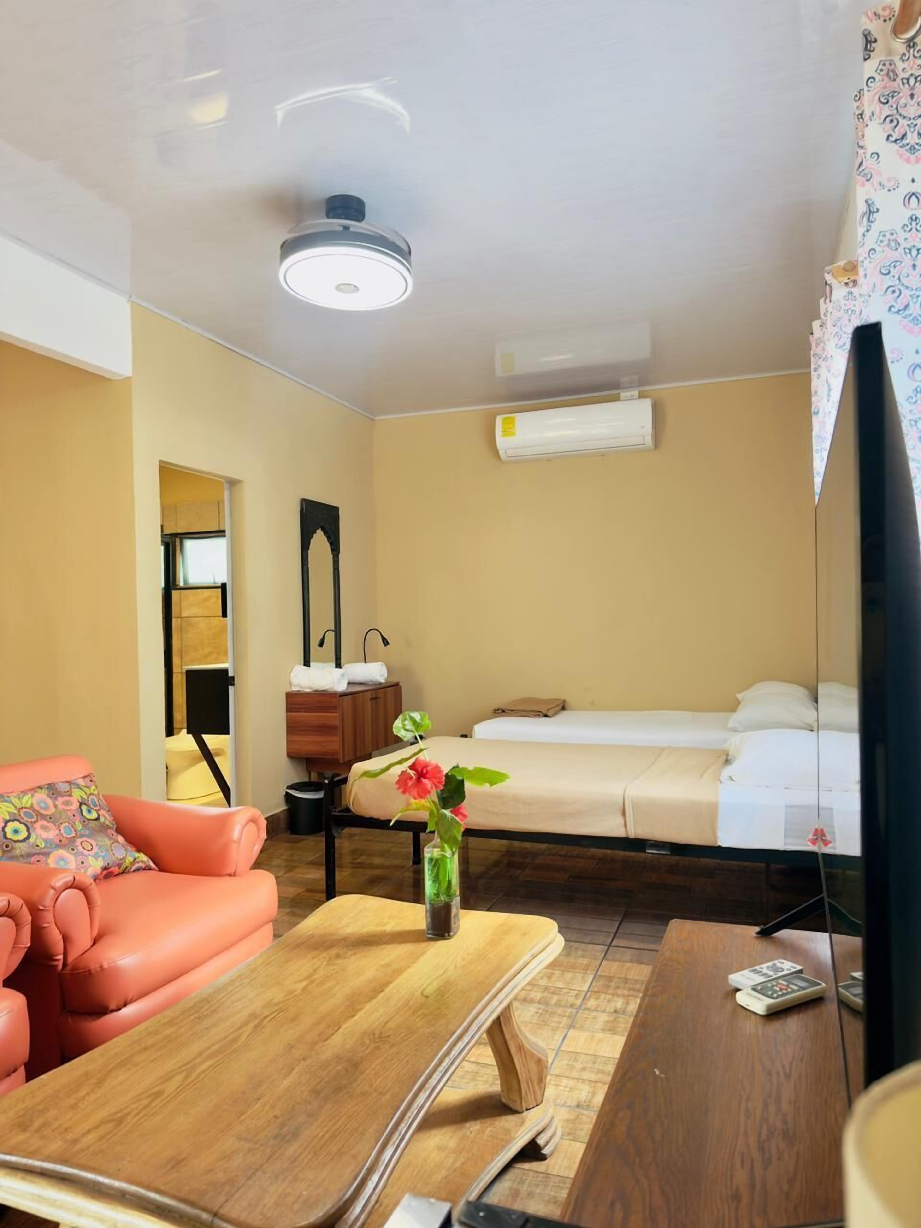 Family Room | Free WiFi, bed sheets