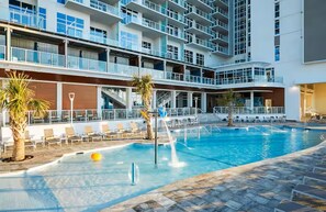Pool - Ocean Enclave: Beautiful two-bedroom, two bath ocean front suite, Myrtle Beach (Myrtle Beach)