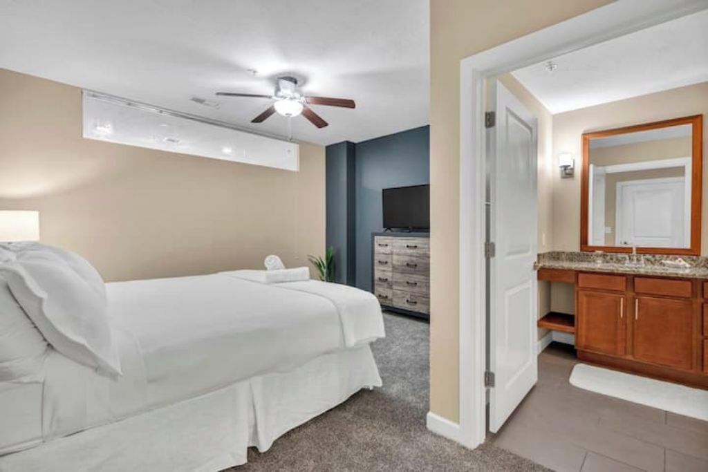 1 makuuhuone, silitysrauta/-lauta, internet, vuodevaatteet