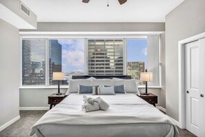 2 soverom, strykejern/-brett, internettilgang og sengetøy