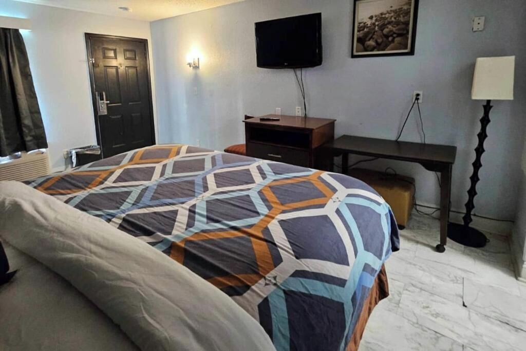 1 室のベッドルーム、WiFi