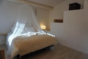 4 Schlafzimmer, Bügeleisen/Bügelbrett, WLAN, Bettwäsche