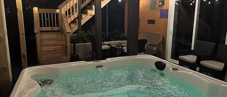 Bain à remous extérieur