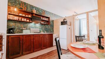 Geladeira, micro-ondas