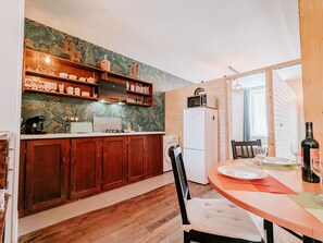 Kühlschrank, Mikrowelle