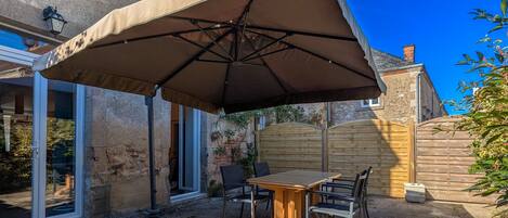 屋外ダイニングエリア