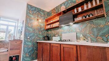 Geladeira, micro-ondas