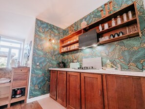 Kühlschrank, Mikrowelle