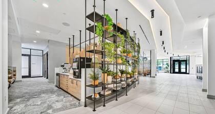 Landing | Stylish Studio, Gym, Pool