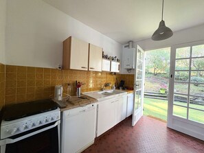 Kühlschrank, Mikrowelle, Ofen, Geschirrspüler