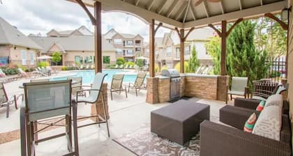 Landing | Stylish 2BD, Gym, Yoga Studio