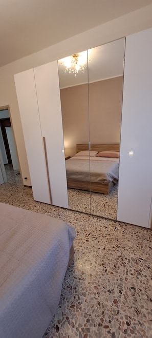 1 chambre, fer et planche Ă repasser, Wi-Fi, draps fournis
