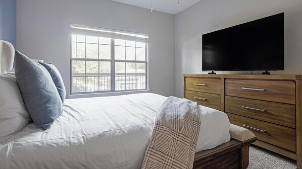 Bureau, fer et planche à repasser, Wi-Fi, draps fournis