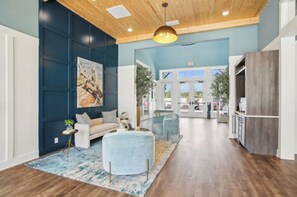 Smart TV - Landing | Stunning 2BD, Gym, Clubhouse (Jacksonville)