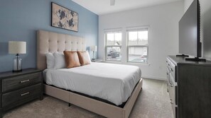 2 habitaciones, escritorio, tabla de planchar con plancha y wifi