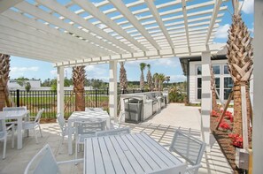 Outdoor dining - Landing | Amazing 1BD, Gym, Clubhouse (Jacksonville)