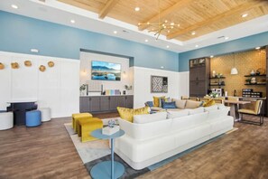 Smart TV - Landing | Amazing 1BD, Gym, Clubhouse (Jacksonville)