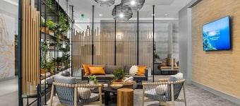 Landing | Stunning 1BD, Pool, Gym