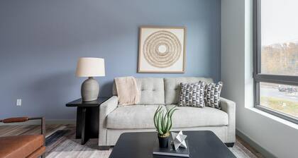 Landing | Spectacular 1BD, Gym, Pool