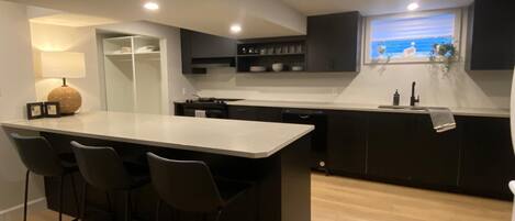 Microwave, oven, stovetop, dishwasher