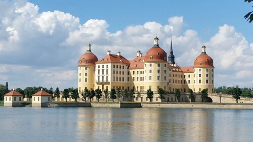 schönes Ferienhaus in unmittelbarer Nähe v. Altkötzschenbroda, Stellplatz a.Haus