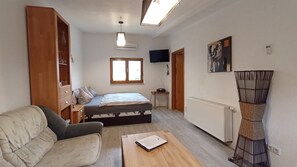 Smart TV, stereo - Beautiful vacation home in the immediate vicinity of v. Altkötzschenbroda, parking space at the house (Radebeul)