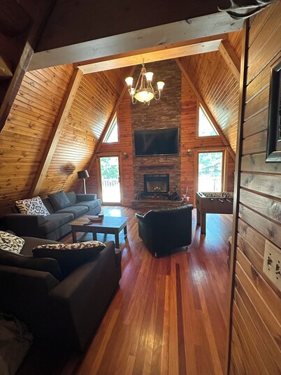 4-bedroom house in perfect Friendship with AC