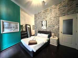 2 bedrooms, iron/ironing board, WiFi, bed sheets