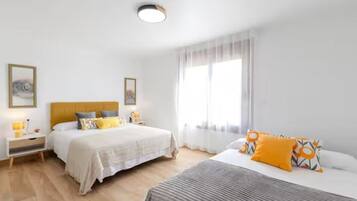 6 bedrooms, iron/ironing board, internet, bed sheets