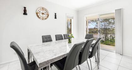 Island Retreat – pet friendly with swimming pool