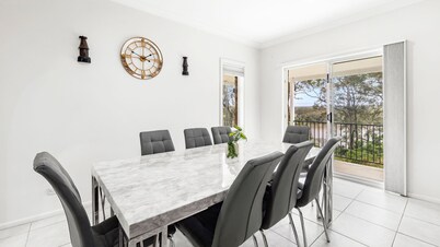 Island Retreat – pet friendly with swimming pool