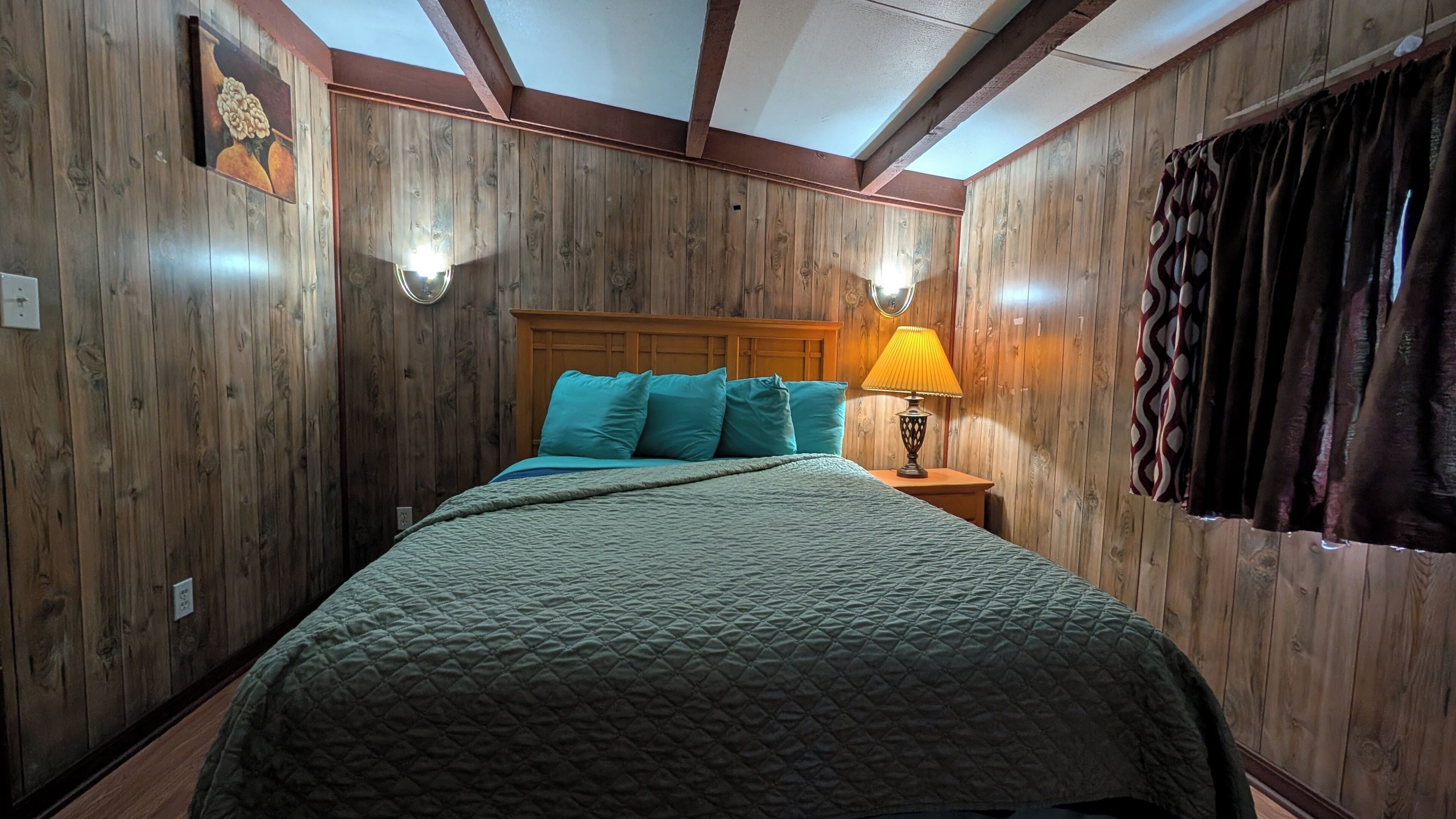 2 bedrooms, bed sheets