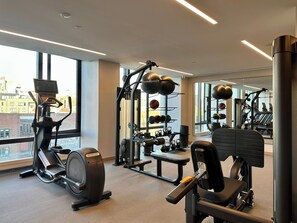 Fitness facility - Modern Furnished Apartment 3-6 Month Executive Stay Near Columbia & Central Park (New York)