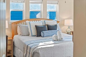 3 bedrooms, iron/ironing board, free WiFi, bed sheets