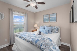 3 makuuhuonetta, silitysrauta/-lauta, ilmainen Wi-Fi, vuodevaatteet