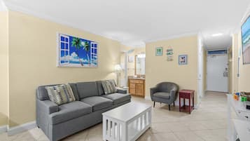 Condo, Multiple Beds, Balcony, Ocean View (Ocean Jewels Club 319) | Living area