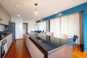 Fridge, microwave, oven, coffee/tea maker - Spacious & Modern Duplex in Miraflores (Lima)